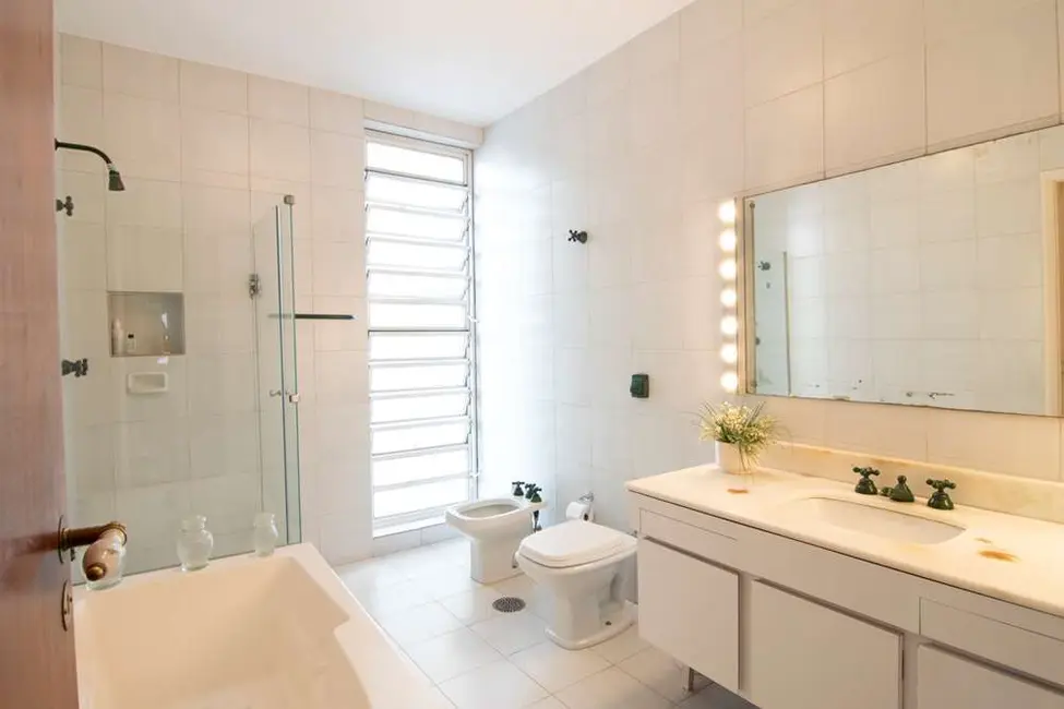 Apartamento com 3 quartos à venda, 220m2 em Cerqueira César, São Paulo - SP - imagem 8 Foto 8 de Apartamento com 3 quartos à venda, 220m2 em Cerqueira César, São Paulo - SP