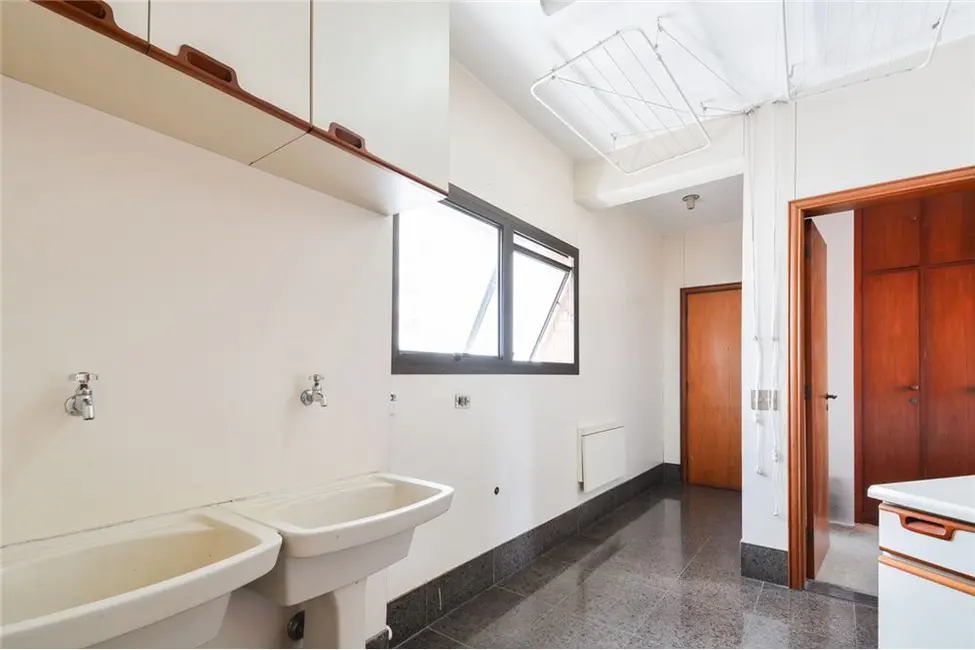 Foto 6 de Apartamento com 4 quartos à venda, 274m2 em Pacaembu, São Paulo - SP