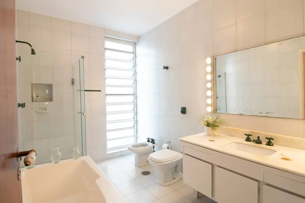 Apartamento com 3 quartos à venda, 219m2 em Cerqueira César, São Paulo - SP - imagem 8 Foto 8 de Apartamento com 3 quartos à venda, 219m2 em Cerqueira César, São Paulo - SP