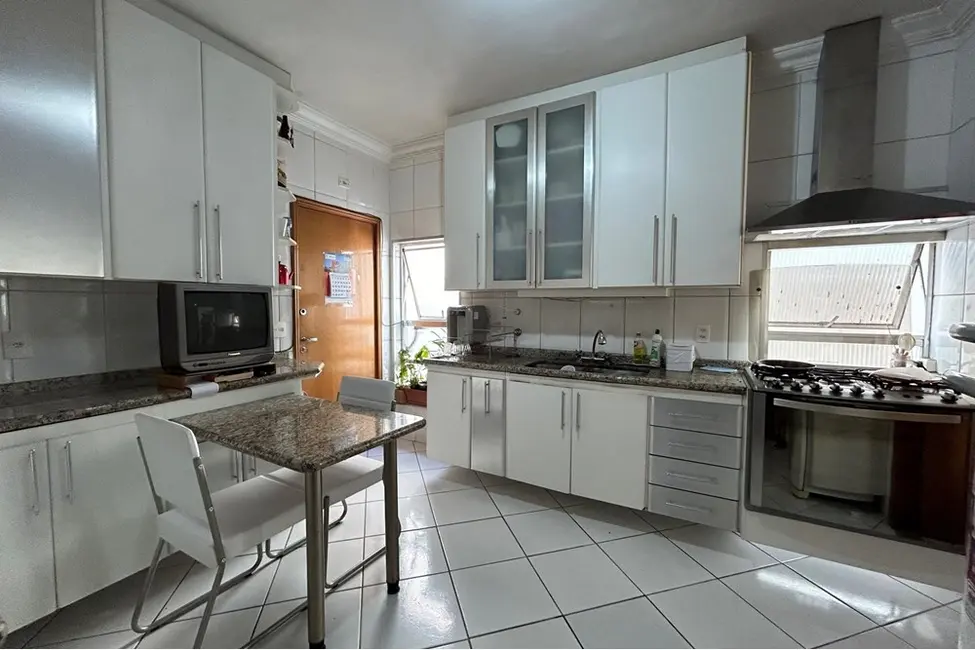 Apartamento com 3 quartos à venda, 145m2 em Santa Cecília, São Paulo - SP - imagem 4 Foto 4 de Apartamento com 3 quartos à venda, 145m2 em Santa Cecília, São Paulo - SP