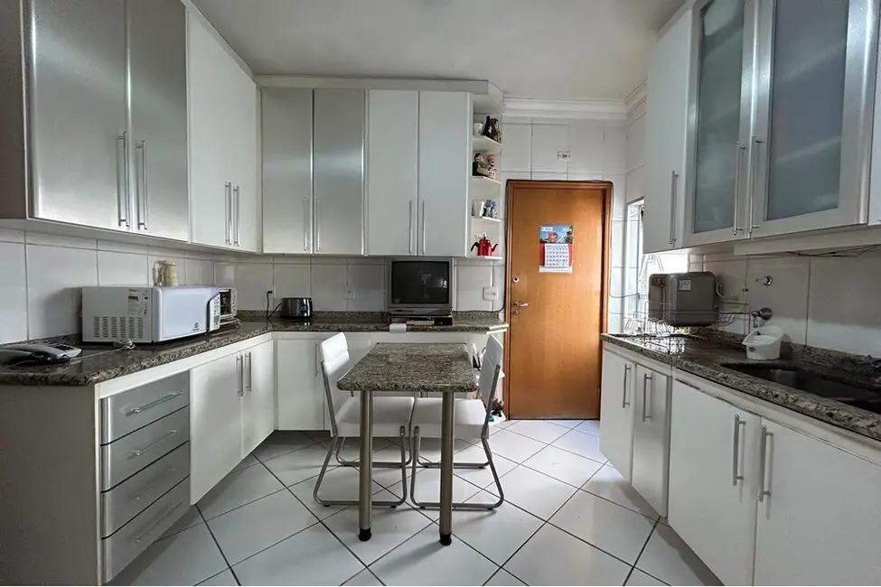 Apartamento com 3 quartos à venda, 145m2 em Santa Cecília, São Paulo - SP - imagem 3 Foto 3 de Apartamento com 3 quartos à venda, 145m2 em Santa Cecília, São Paulo - SP