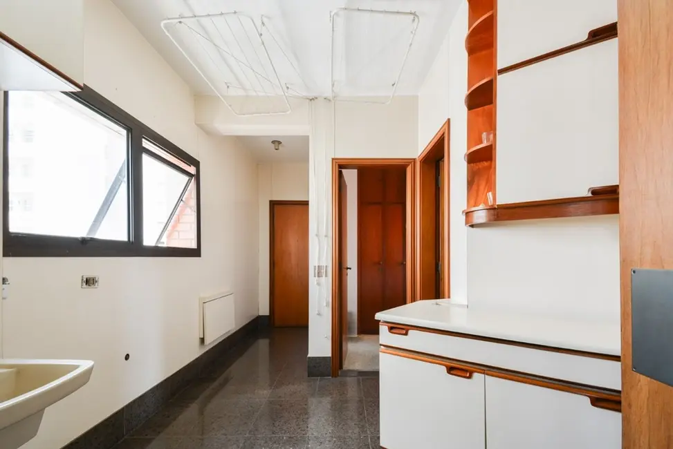 Apartamento com 4 quartos à venda, 274m2 em Pacaembu, São Paulo - SP - imagem 7 Foto 7 de Apartamento com 4 quartos à venda, 274m2 em Pacaembu, São Paulo - SP