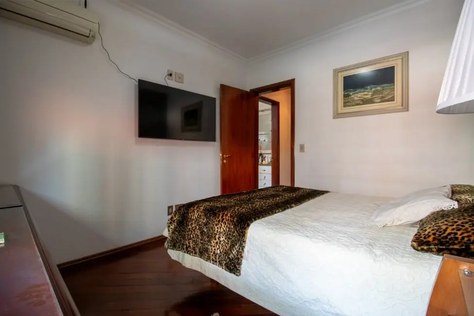 Apartamento com 3 quartos à venda, 221m2 em Perdizes, São Paulo - SP - imagem 8 Foto 8 de Apartamento com 3 quartos à venda, 221m2 em Perdizes, São Paulo - SP