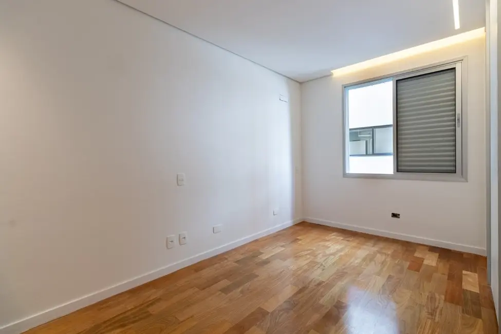 Apartamento com 3 quartos à venda, 136m2 em Jardim Paulista, São Paulo - SP - imagem 2 Foto 2 de Apartamento com 3 quartos à venda, 136m2 em Jardim Paulista, São Paulo - SP