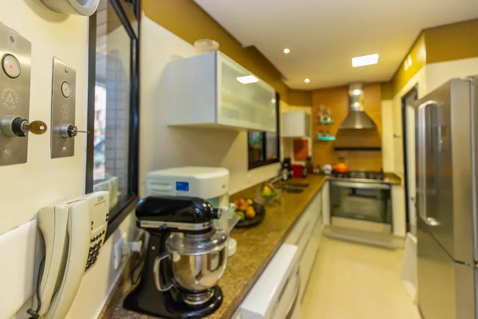 Foto 3 de Apartamento com 3 quartos à venda, 205m2 em Vila Mariana, São Paulo - SP