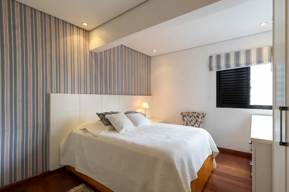 Foto 3 de Apartamento com 3 quartos à venda, 190m2 em Aclimação, São Paulo - SP