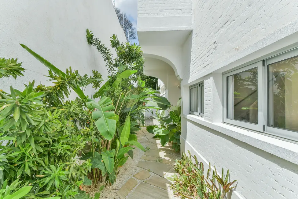 Casa com 4 quartos à venda, 345m2 em Água Branca, São Paulo - SP - imagem 3 Foto 3 de Casa com 4 quartos à venda, 345m2 em Água Branca, São Paulo - SP