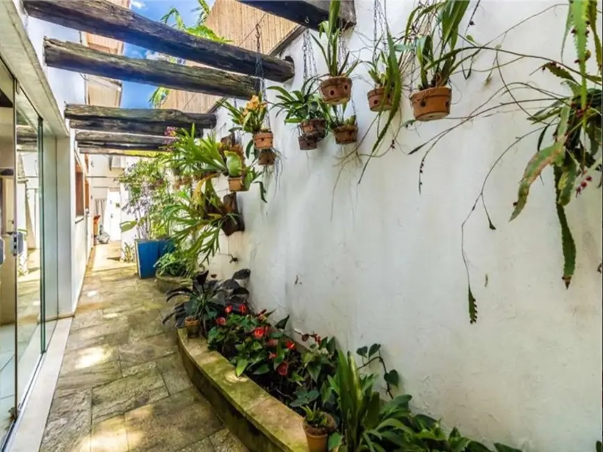 Casa com 4 quartos à venda, 480m2 em Alto de Pinheiros, São Paulo - SP - imagem 5 Foto 5 de Casa com 4 quartos à venda, 480m2 em Alto de Pinheiros, São Paulo - SP