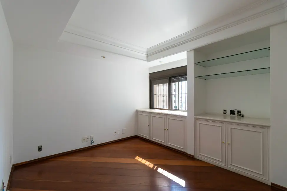 Apartamento com 4 quartos à venda, 285m2 em Campo Belo, São Paulo - SP - imagem 4 Foto 4 de Apartamento com 4 quartos à venda, 285m2 em Campo Belo, São Paulo - SP