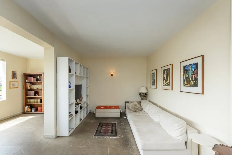 Casa com 3 quartos à venda, 379m2 em Pacaembu, São Paulo - SP - imagem 3 Foto 3 de Casa com 3 quartos à venda, 379m2 em Pacaembu, São Paulo - SP