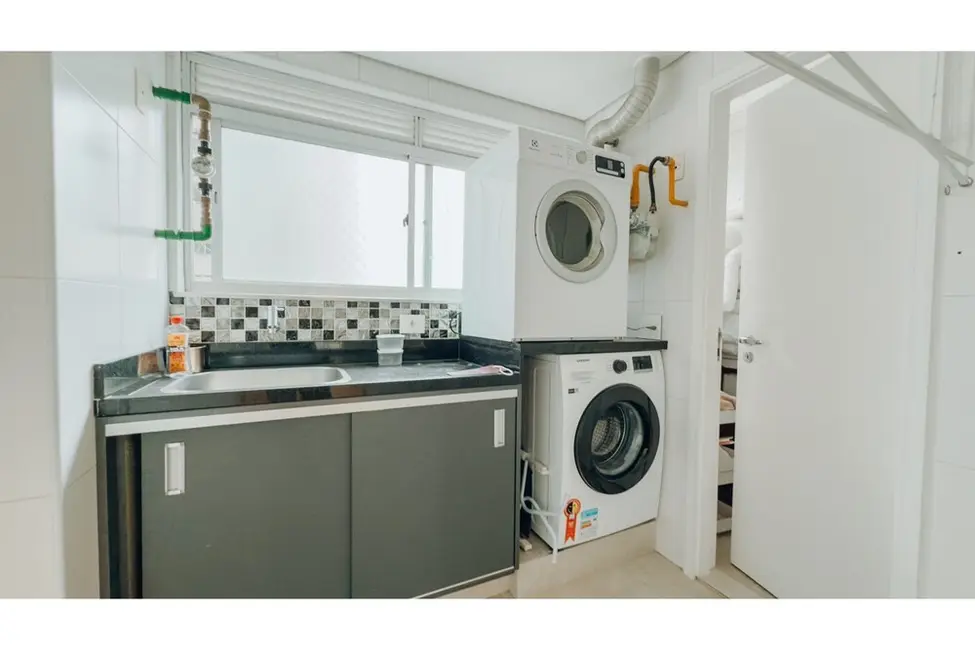 Apartamento com 3 quartos à venda, 143m2 em Moema, São Paulo - SP - imagem 9 Foto 9 de Apartamento com 3 quartos à venda, 143m2 em Moema, São Paulo - SP