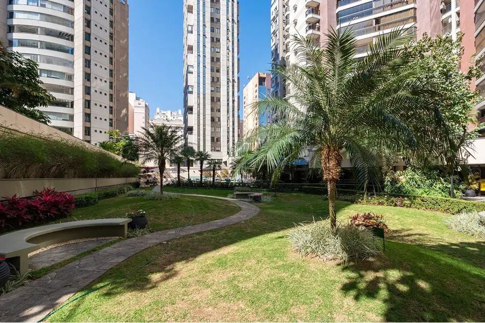Apartamento com 3 quartos à venda, 120m2 em Moema, São Paulo - SP - imagem 3 Foto 3 de Apartamento com 3 quartos à venda, 120m2 em Moema, São Paulo - SP