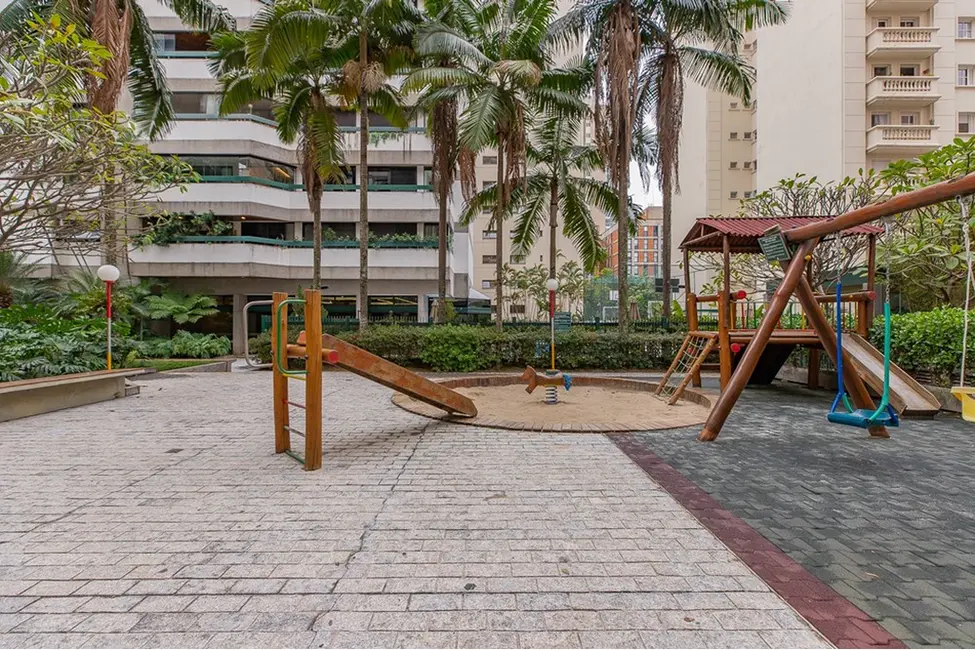 Apartamento com 4 quartos à venda, 146m2 em Moema, São Paulo - SP - imagem 9 Foto 9 de Apartamento com 4 quartos à venda, 146m2 em Moema, São Paulo - SP