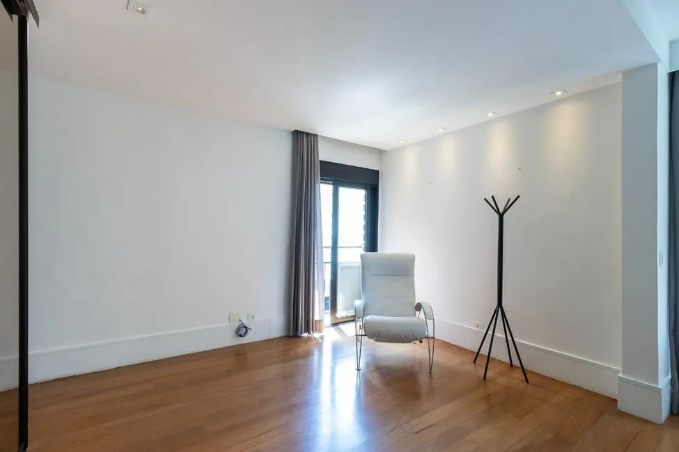 Apartamento com 2 quartos à venda, 171m2 em Moema, São Paulo - SP - imagem 3 Foto 3 de Apartamento com 2 quartos à venda, 171m2 em Moema, São Paulo - SP