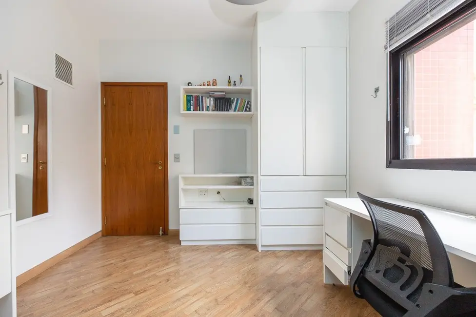 Apartamento com 3 quartos à venda, 219m2 em Moema, São Paulo - SP - imagem 9 Foto 9 de Apartamento com 3 quartos à venda, 219m2 em Moema, São Paulo - SP