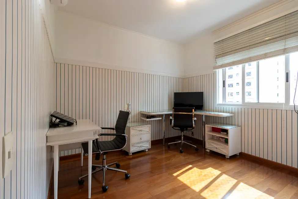 Apartamento com 3 quartos à venda, 195m2 em Moema, São Paulo - SP - imagem 5 Foto 5 de Apartamento com 3 quartos à venda, 195m2 em Moema, São Paulo - SP