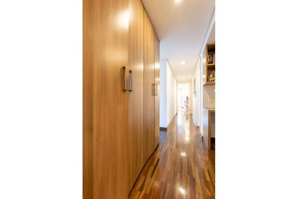 Apartamento com 3 quartos à venda, 193m2 em Moema, São Paulo - SP - imagem 8 Foto 8 de Apartamento com 3 quartos à venda, 193m2 em Moema, São Paulo - SP