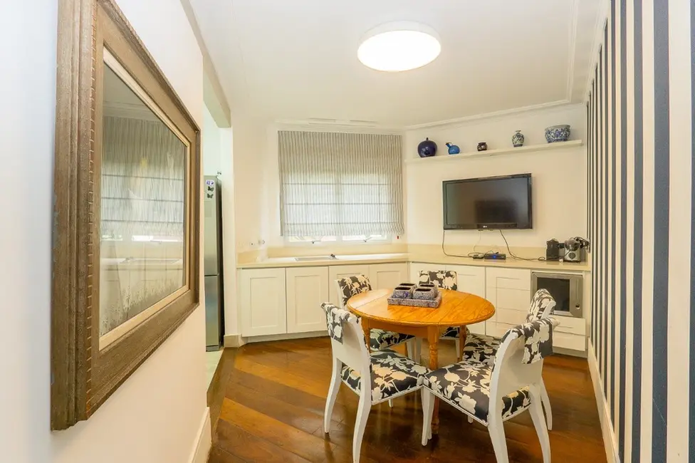 Apartamento com 3 quartos à venda, 209m2 em Moema, São Paulo - SP - imagem 8 Foto 8 de Apartamento com 3 quartos à venda, 209m2 em Moema, São Paulo - SP