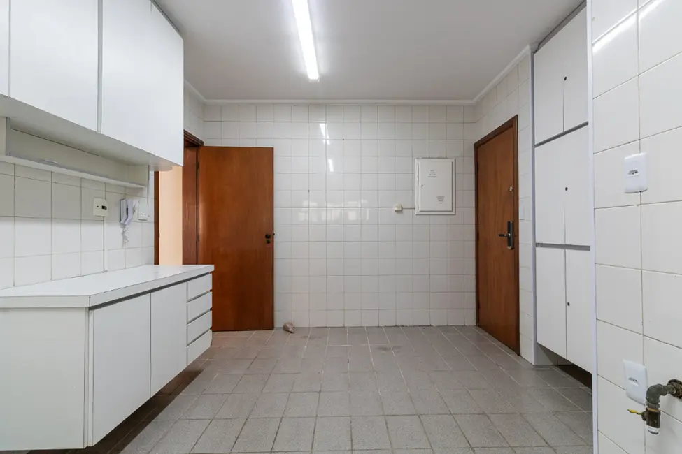 Apartamento com 3 quartos à venda, 138m2 em Perdizes, São Paulo - SP - imagem 9 Foto 9 de Apartamento com 3 quartos à venda, 138m2 em Perdizes, São Paulo - SP