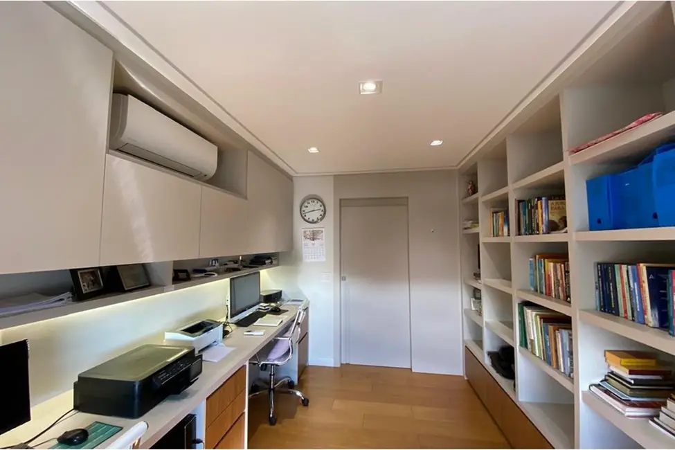 Apartamento com 4 quartos à venda, 246m2 em Vila Mariana, São Paulo - SP - imagem 9 Foto 9 de Apartamento com 4 quartos à venda, 246m2 em Vila Mariana, São Paulo - SP