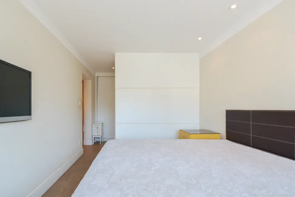 Apartamento com 3 quartos à venda, 157m2 em Pinheiros, São Paulo - SP - imagem 3 Foto 3 de Apartamento com 3 quartos à venda, 157m2 em Pinheiros, São Paulo - SP