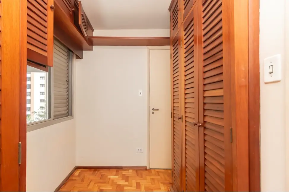 Foto 4 de Apartamento com 2 quartos à venda, 82m2 em Moema, São Paulo - SP