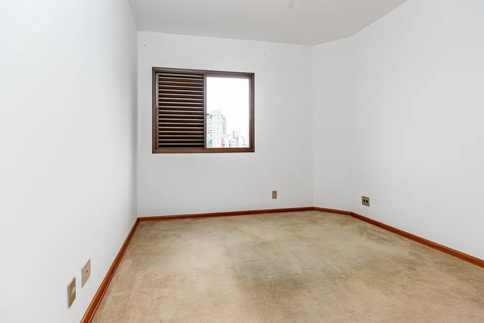 Apartamento com 4 quartos à venda, 193m2 em Moema, São Paulo - SP - imagem 5 Foto 5 de Apartamento com 4 quartos à venda, 193m2 em Moema, São Paulo - SP