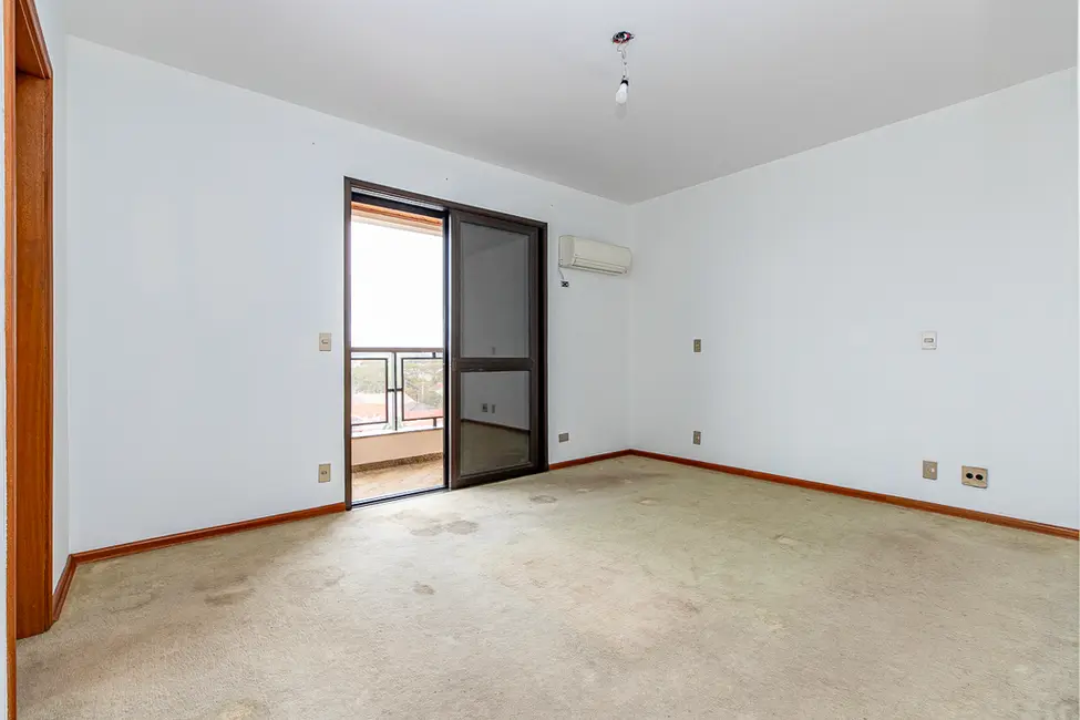 Apartamento com 4 quartos à venda, 193m2 em Moema, São Paulo - SP - imagem 9 Foto 9 de Apartamento com 4 quartos à venda, 193m2 em Moema, São Paulo - SP