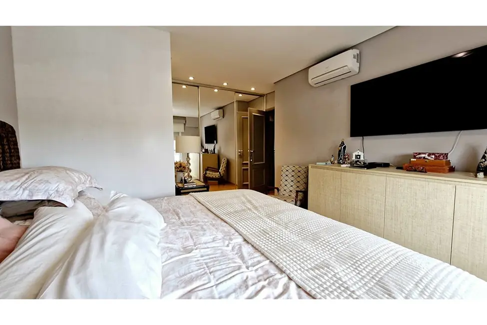 Apartamento com 4 quartos à venda, 250m2 em Campo Belo, São Paulo - SP - imagem 3 Foto 3 de Apartamento com 4 quartos à venda, 250m2 em Campo Belo, São Paulo - SP