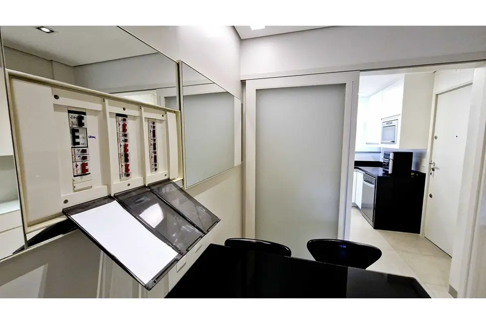 Apartamento com 3 quartos à venda, 130m2 em Itaim Bibi, São Paulo - SP - imagem 8 Foto 8 de Apartamento com 3 quartos à venda, 130m2 em Itaim Bibi, São Paulo - SP