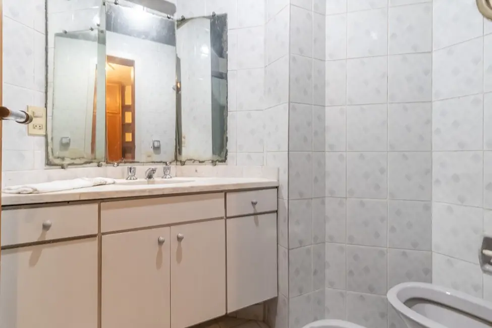 Apartamento com 4 quartos à venda, 210m2 em Moema, São Paulo - SP - imagem 6 Foto 6 de Apartamento com 4 quartos à venda, 210m2 em Moema, São Paulo - SP
