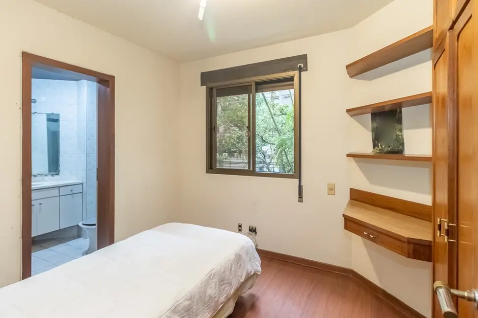 Apartamento com 4 quartos à venda, 210m2 em Moema, São Paulo - SP - imagem 3 Foto 3 de Apartamento com 4 quartos à venda, 210m2 em Moema, São Paulo - SP