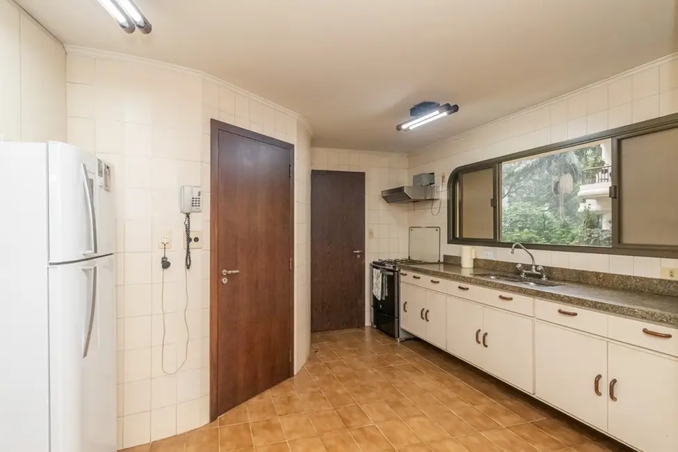 Apartamento com 4 quartos à venda, 210m2 em Moema, São Paulo - SP - imagem 7 Foto 7 de Apartamento com 4 quartos à venda, 210m2 em Moema, São Paulo - SP