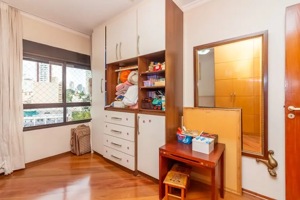 Apartamento com 4 quartos à venda, 198m2 em Aclimação, São Paulo - SP - imagem 8 Foto 8 de Apartamento com 4 quartos à venda, 198m2 em Aclimação, São Paulo - SP