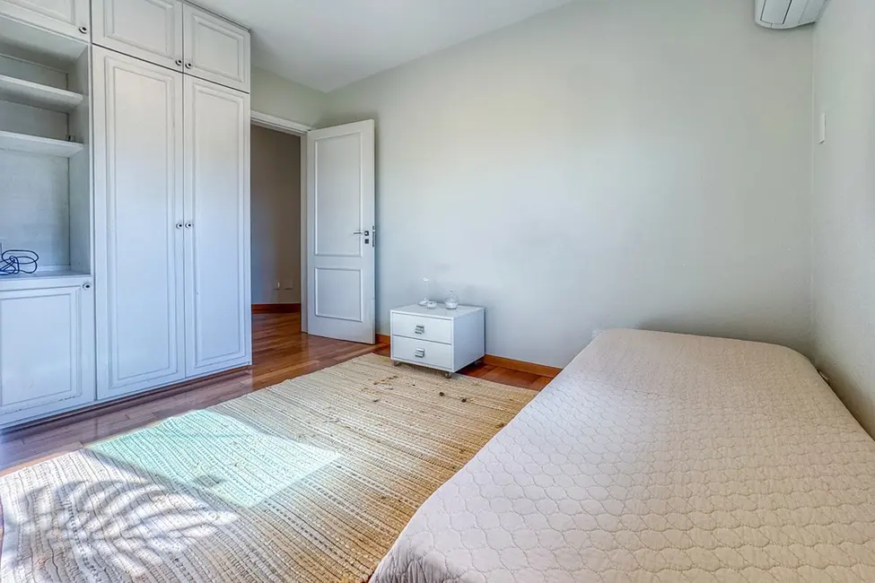 Foto 9 de Apartamento com 3 quartos à venda, 236m2 em Aclimação, São Paulo - SP