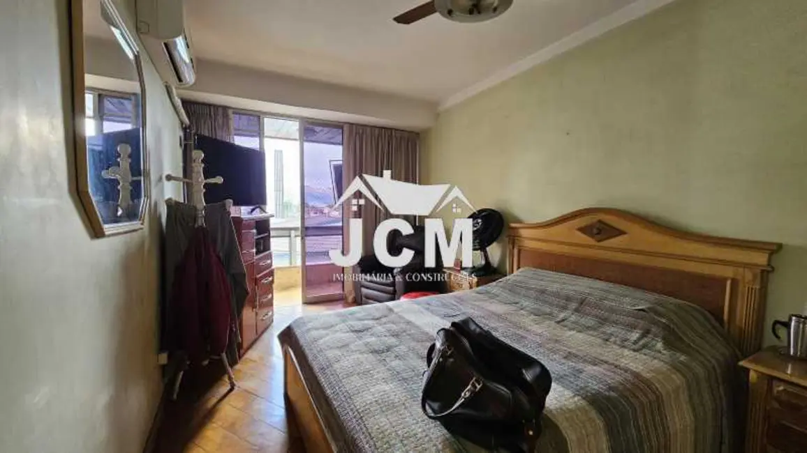 Apartamento com 3 quartos à venda, 2010m2 em Rio De Janeiro - RJ - imagem 8 Foto 8 de Apartamento com 3 quartos à venda, 2010m2 em Rio De Janeiro - RJ