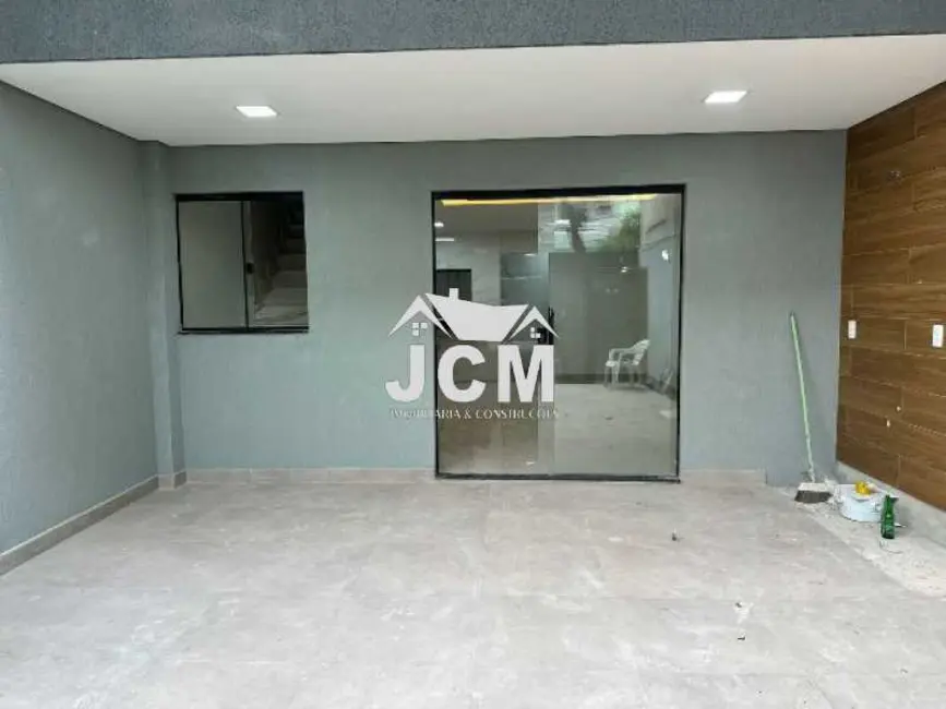 Foto 2 de Casa de Condomínio com 2 quartos à venda, 280m2 em Rio De Janeiro - RJ