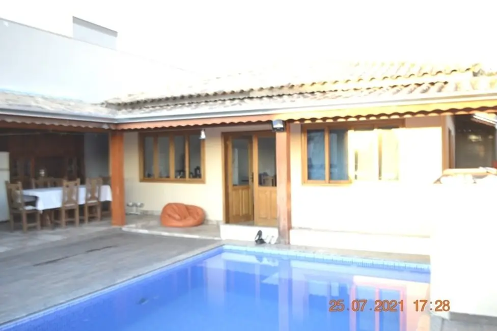Casa com 3 quartos à venda, 190m2 em Villaggio Fosuzzi, Itatiba - SP - imagem 3 Foto 3 de Casa com 3 quartos à venda, 190m2 em Villaggio Fosuzzi, Itatiba - SP