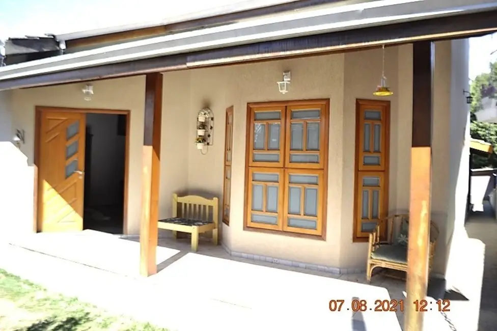 Chácara com 3 quartos à venda, 255m2 em Jardim Leonor, Itatiba - SP - imagem 4 Foto 4 de Chácara com 3 quartos à venda, 255m2 em Jardim Leonor, Itatiba - SP