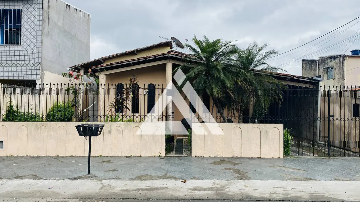 Foto 1 de Casa com 4 quartos à venda, 540m2 em Feira De Santana - BA