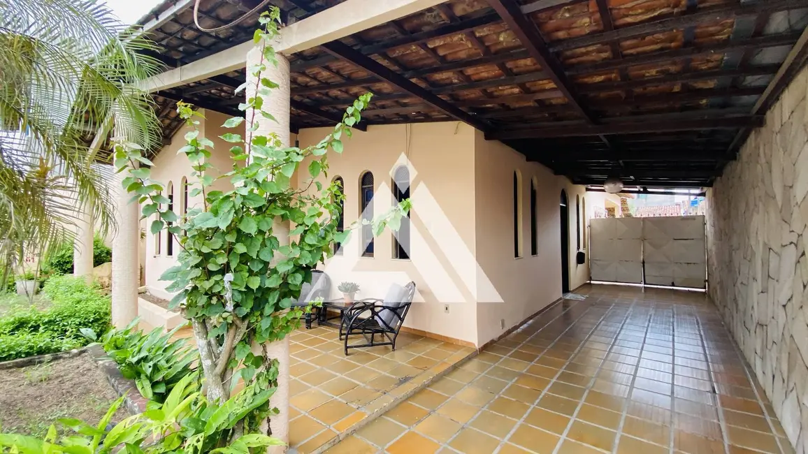 Foto 3 de Casa com 4 quartos à venda, 540m2 em Feira De Santana - BA