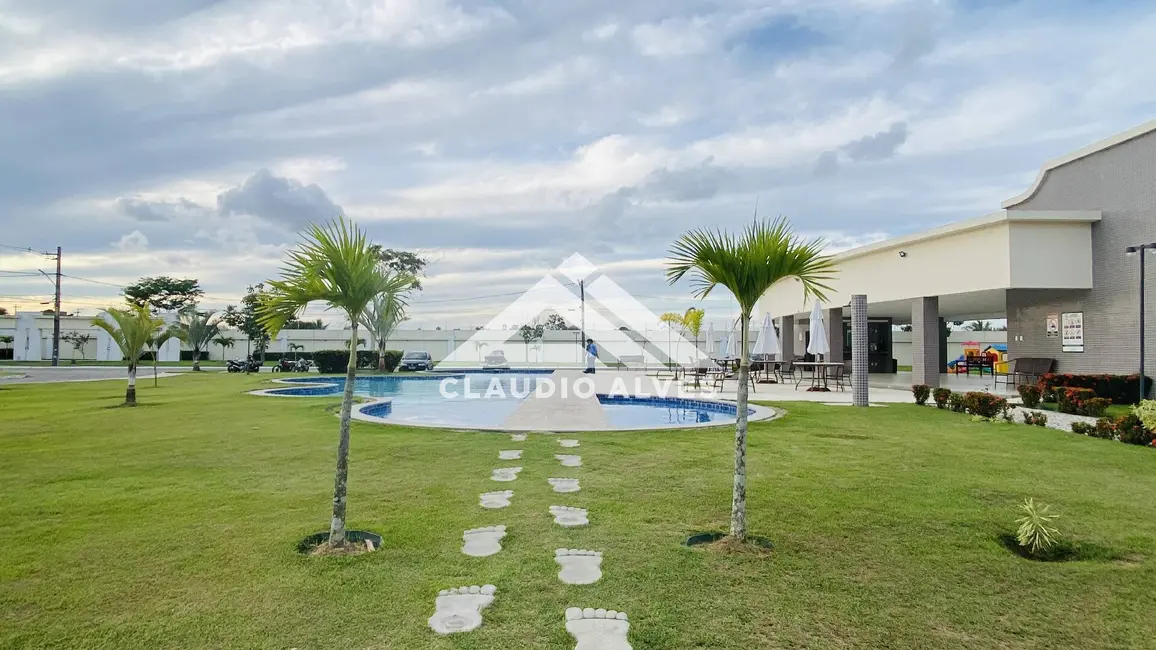 Foto 1 de Terreno / Lote à venda, 357m2 em Feira De Santana - BA