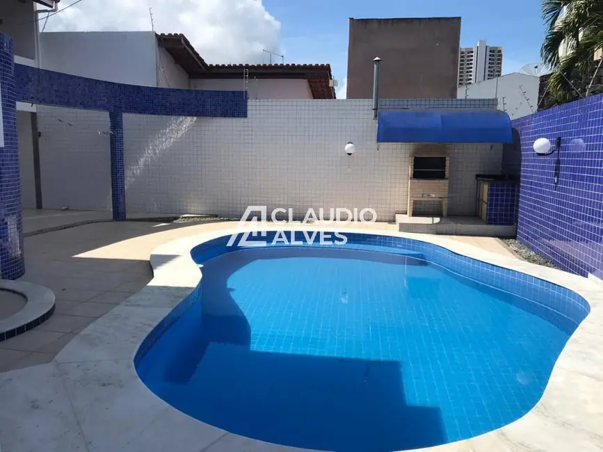 Foto 2 de Casa com 4 quartos à venda, 200m2 em Santa Mônica, Feira De Santana - BA