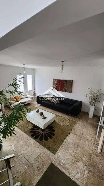 Foto 1 de Casa com 3 quartos à venda, 209m2 em Feira De Santana - BA