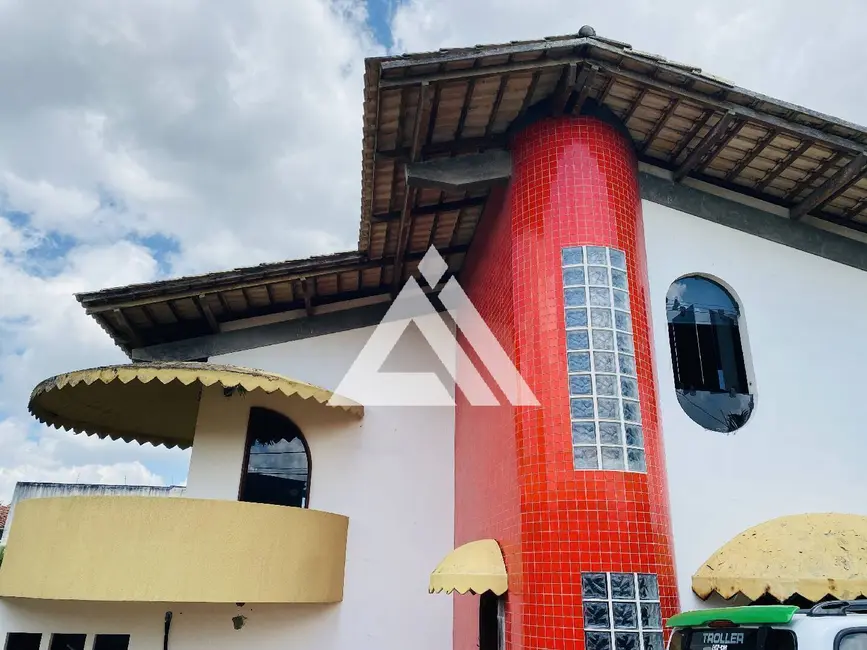Casa com 4 quartos à venda, 200m2 em Feira De Santana - BA - imagem 4 Foto 4 de Casa com 4 quartos à venda, 200m2 em Feira De Santana - BA