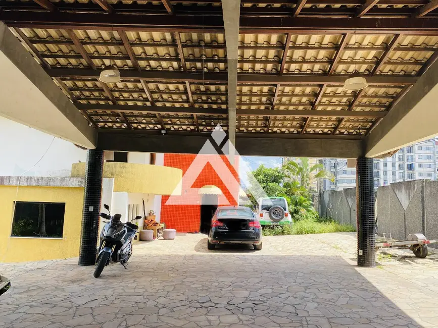 Casa com 4 quartos à venda, 200m2 em Feira De Santana - BA - imagem 3 Foto 3 de Casa com 4 quartos à venda, 200m2 em Feira De Santana - BA