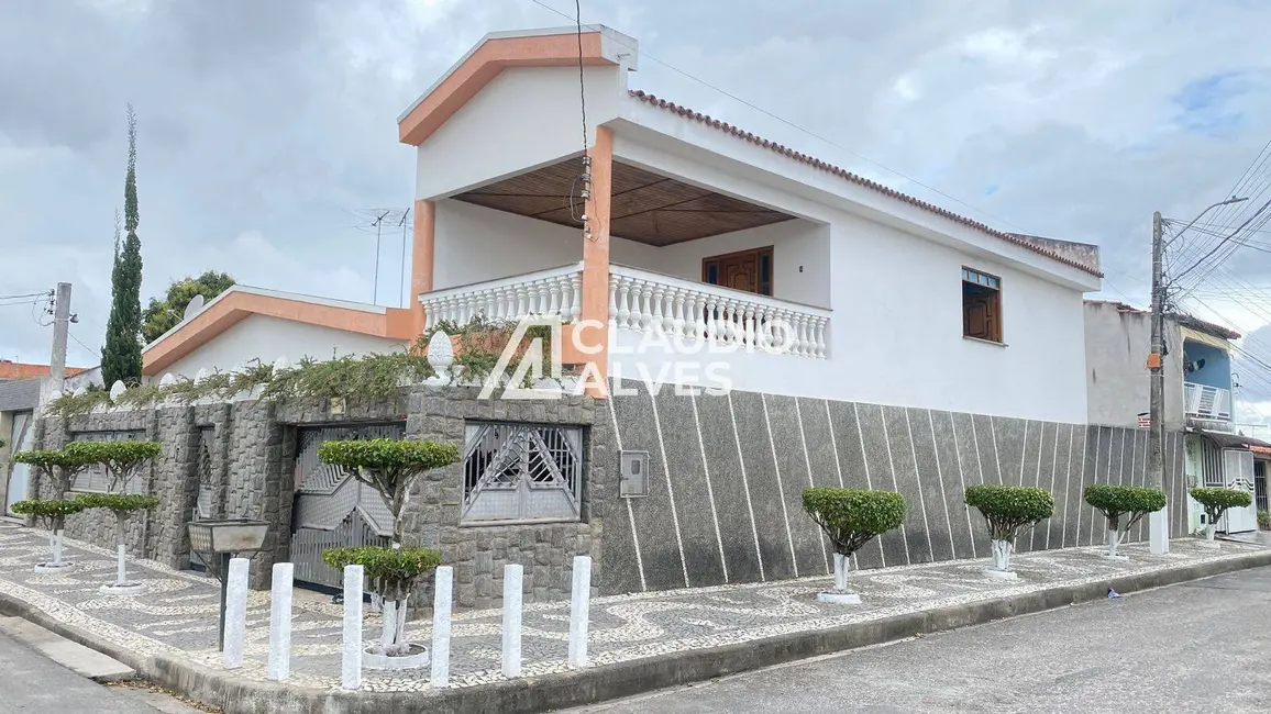 Foto 1 de Casa com 4 quartos à venda, 392m2 em Jardim Cruzeiro, Feira De Santana - BA