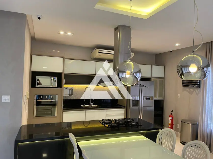Foto 4 de Apartamento com 4 quartos à venda, 180m2 em Feira De Santana - BA
