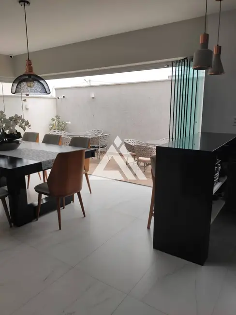 Casa de Condomínio com 4 quartos à venda, 273m2 em Feira De Santana - BA - imagem 8 Foto 8 de Casa de Condomínio com 4 quartos à venda, 273m2 em Feira De Santana - BA