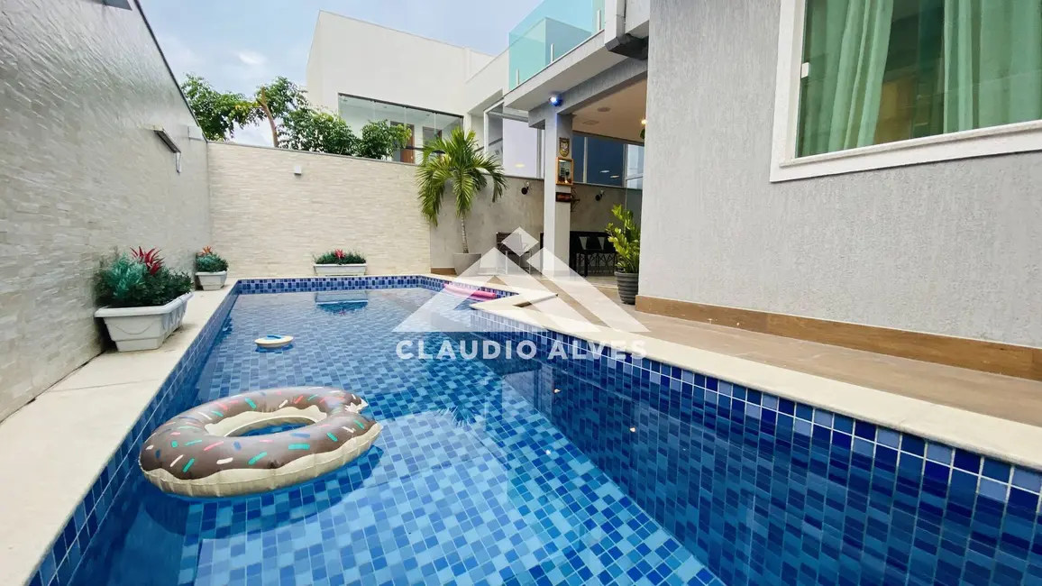 Foto 1 de Casa de Condomínio com 4 quartos à venda, 260m2 em Feira De Santana - BA
